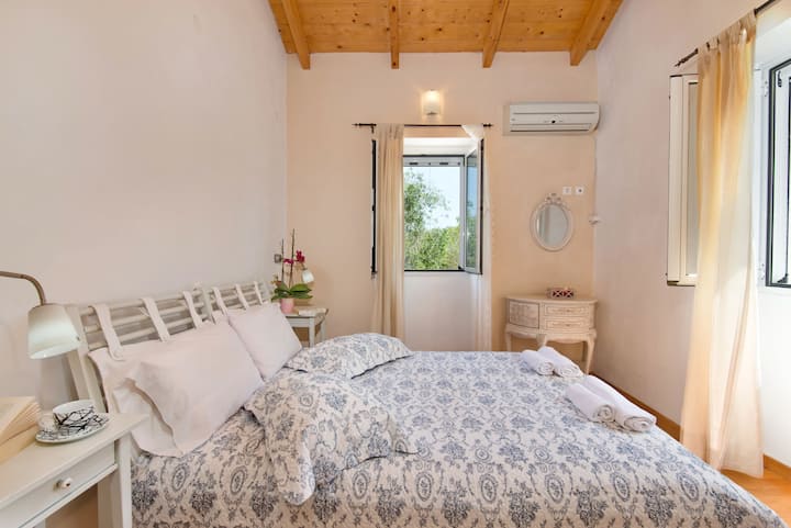 ダブルベッドルーム