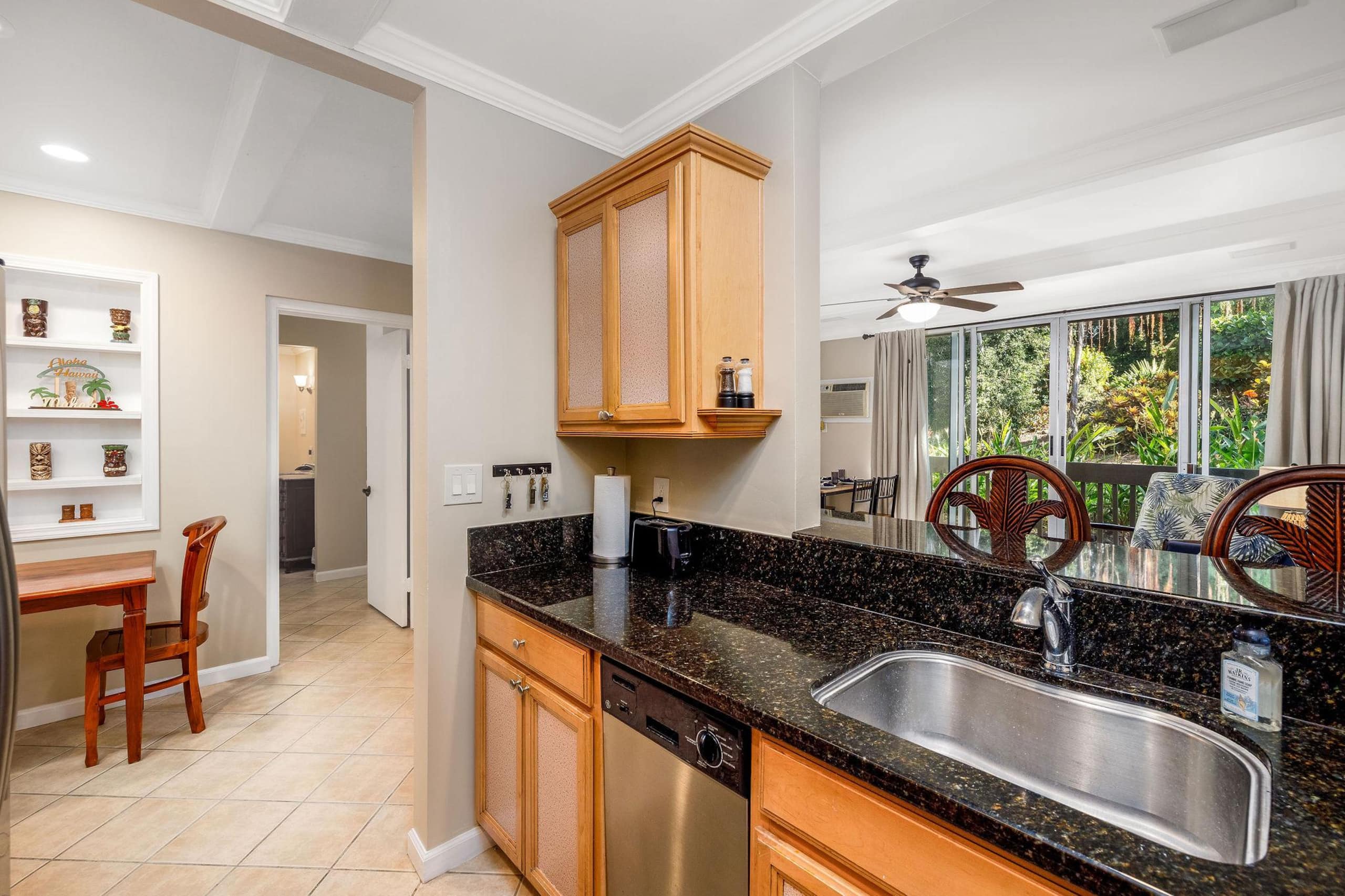 Condo in Kailua-Kona · ★5.0 · 2 bedrooms · 3 beds · 2 private baths - Image 10