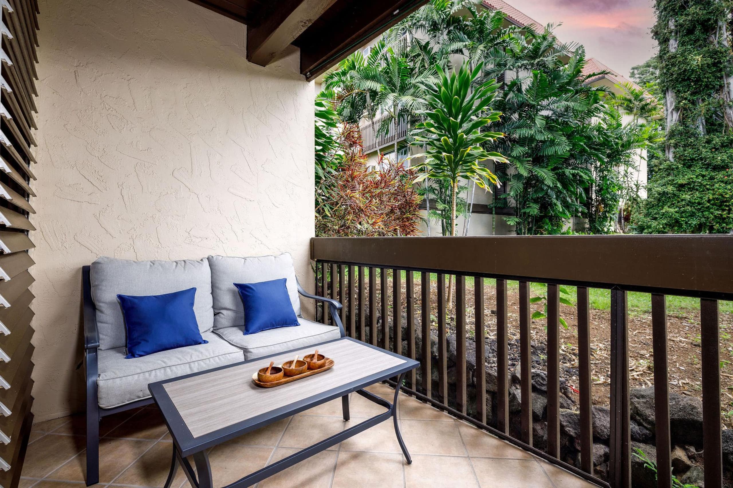 Condo in Kailua-Kona · ★5.0 · 2 bedrooms · 3 beds · 2 private baths - Image 17