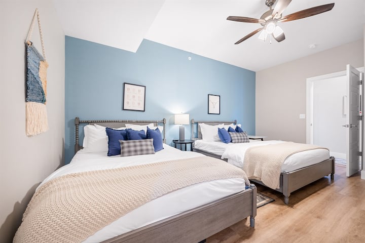 חדרים זוגיים עם מיטת קווין סייז