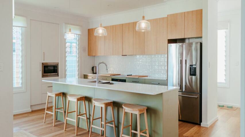 Old Bark House Pet Friendly gallery image 4