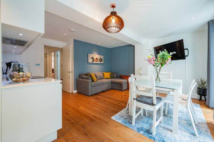 Elegant 2 Bedroom in Covent Garden gallery image 3