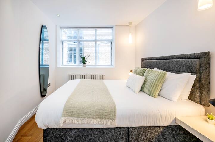 Splendid 2 Bedroom in Covent Garden gallery image 4