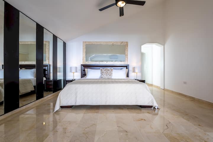 Unwind in a luxurious villa that combines modern amenities with the charm of Punta Cana.