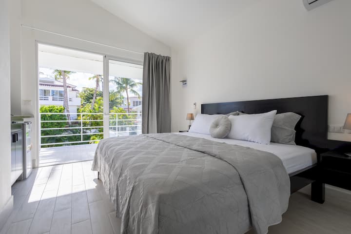 Create lasting memories in a villa that combines modern living with the beauty of the Dominican Republic.