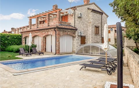4 bedroom cozy home in Cabrunici