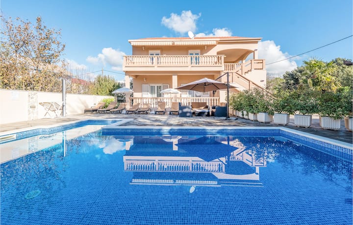 Pet Friendly Home In Bibinje - Zadar