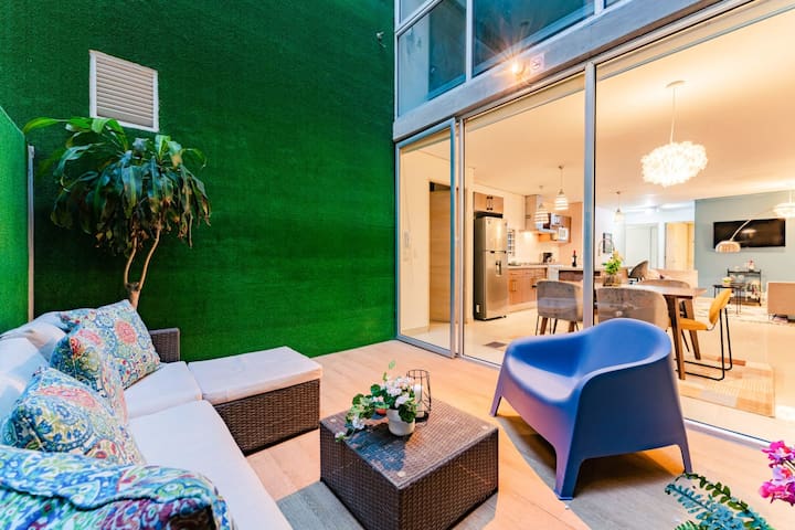 Best for Groups in Roma w/Private Roof Lounge