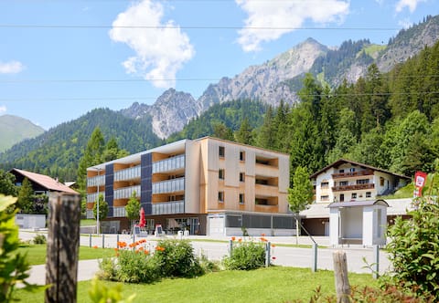 Top Airbnb: Modern apartment central + balcony + gym in the house in Dalaas