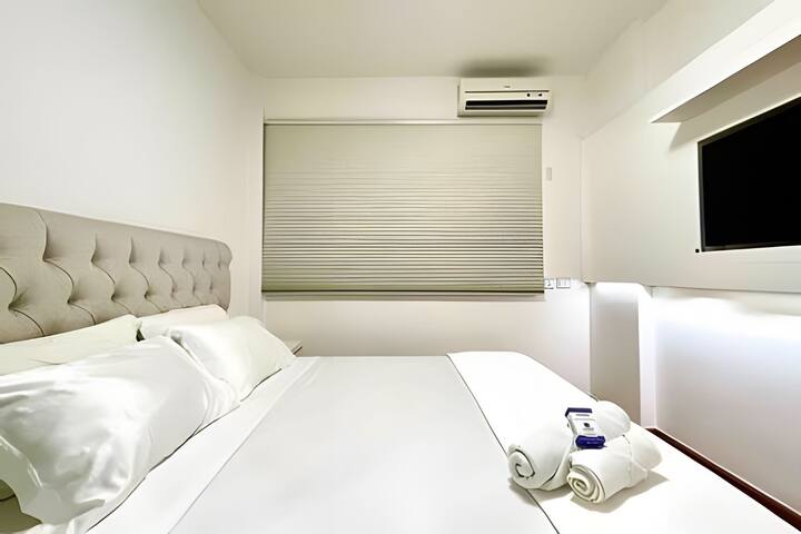 Spacious and modern next to Leblon beach! gallery image 3