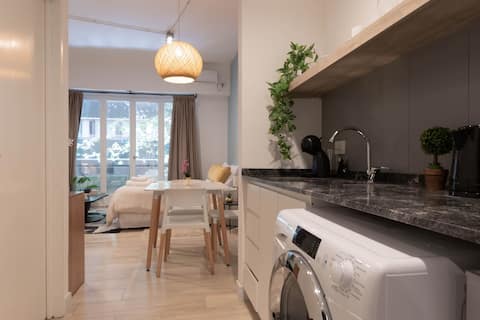 Fliphaus + Chic Haus - 9 Lux Units 36 pax