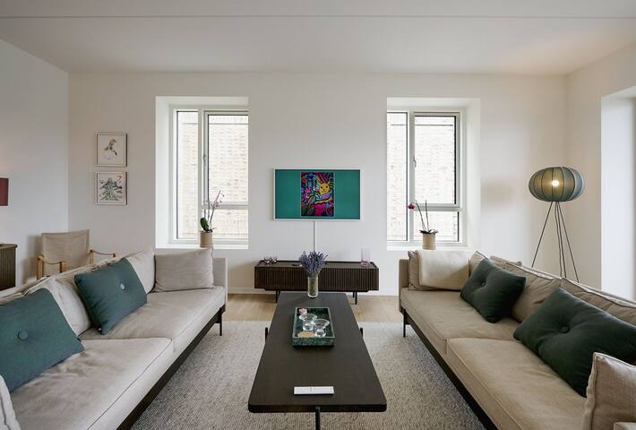 Exclusive- center – 2br 2 bath best view – nyhavn gallery image 3