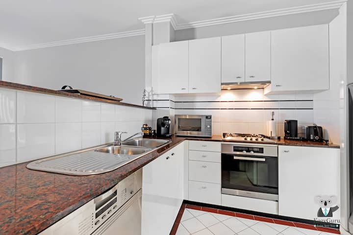 KozyGuru | Cronulla | 1 Bed Apt next to Beach