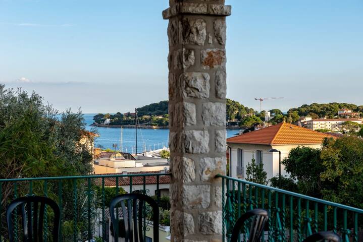 The Selective Traveler managed Airbnb listing 3