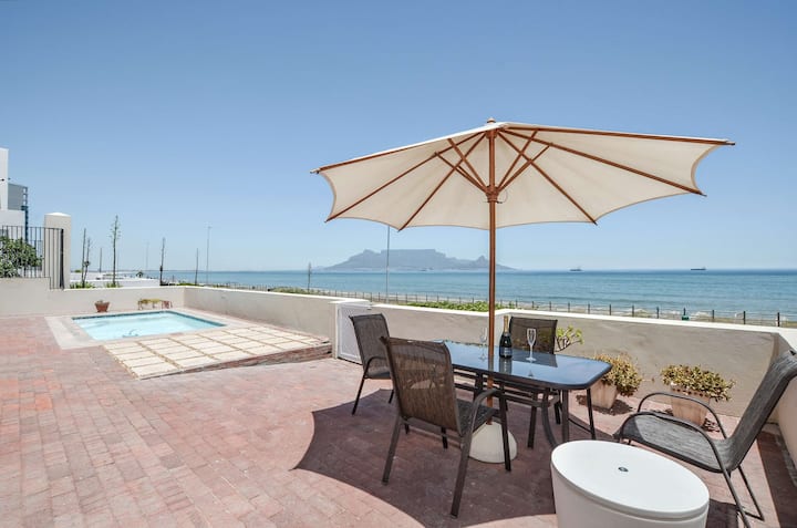 Spacious Family Home With Ocean Views In Blouberg - Parklands