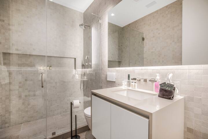 Private Oasis with Luxe Pool & Scenic Views Await gallery image 4