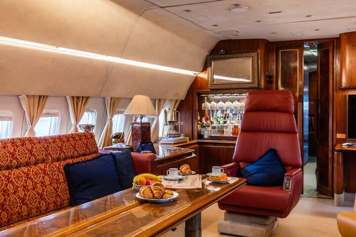 Boeing Airliner Private Jet with hot tub and sauna gallery image 2