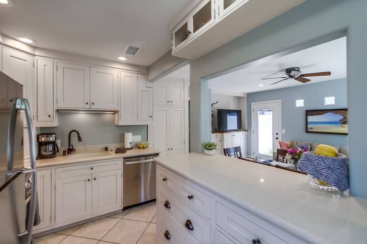 Beach Steps & Family – Seascape Beach House gallery image 4