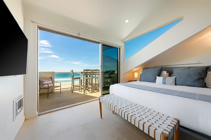 Top Floor w/ BBQ, Stellar Ocean Views, WiFi