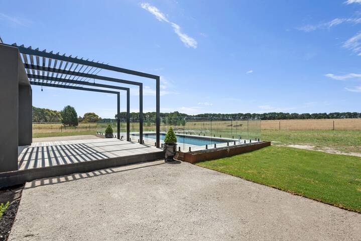 Curlewis Farm gallery image 2