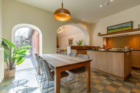 Luxurious Family Villa with Garden in Wingene