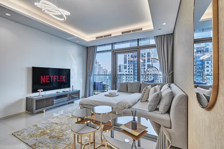 Ideálne riešenie pre hostí: pohovka, ktorá sa môže premeniť na priestrannú posteľ pre dvoch.