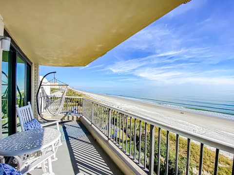 Oceanfront Modern Condo w 8 Water Features