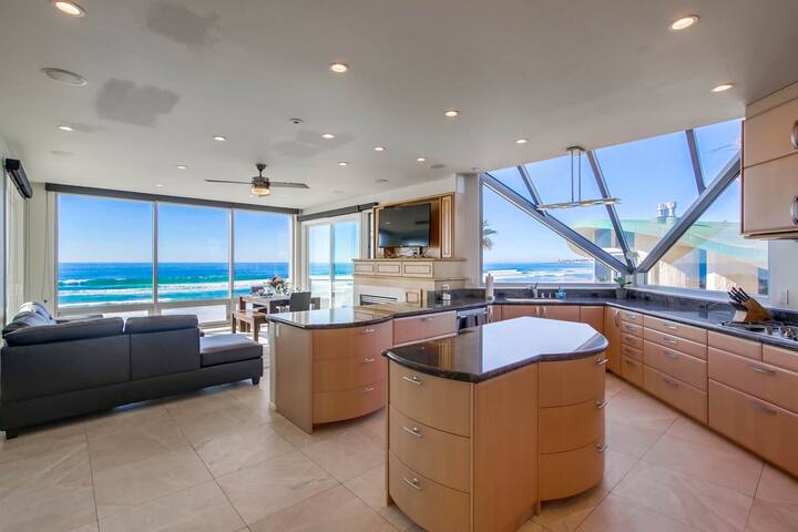 Beachfront Paradise – Ocean Palms Penthouse gallery image 2