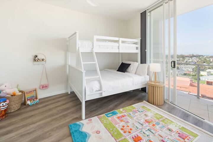 חדר שינה 3 הוא חדר נהדר לילדים.