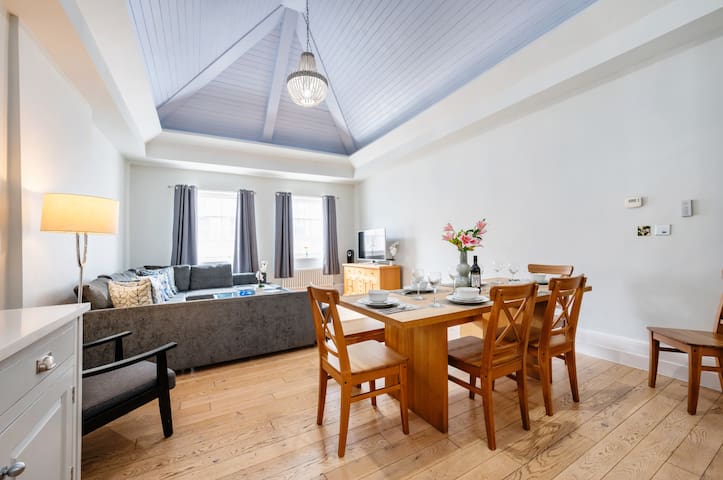 Unique Covent Garden Townhouse!