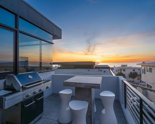 Ocean View | Steps to DT Manhattan Beach|King Beds