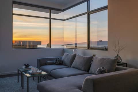 Top performing Airbnb: Ocean View |1 Block to Beach | King Suites|Parking in Manhattan Beach