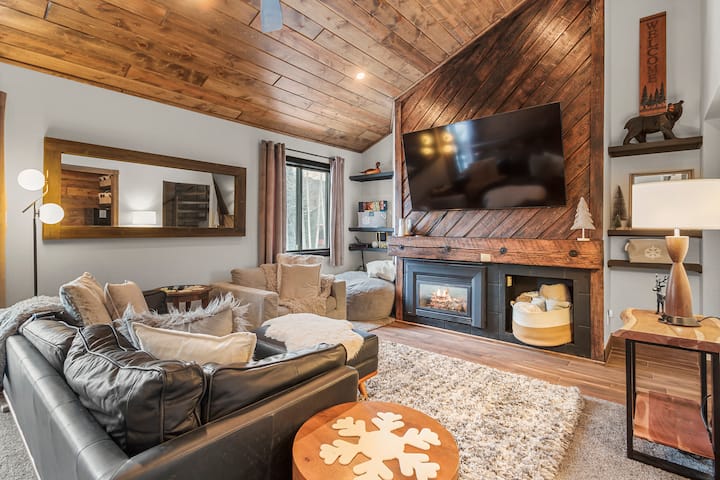 1 Bedroom+ Loft Close To Keystone! Great Amenities - Dillon, CO