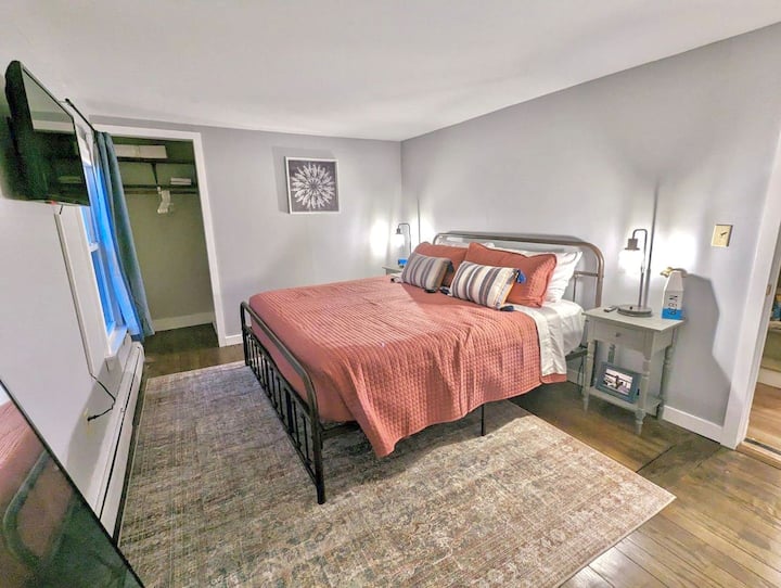First floor bedroom- king sized bed.