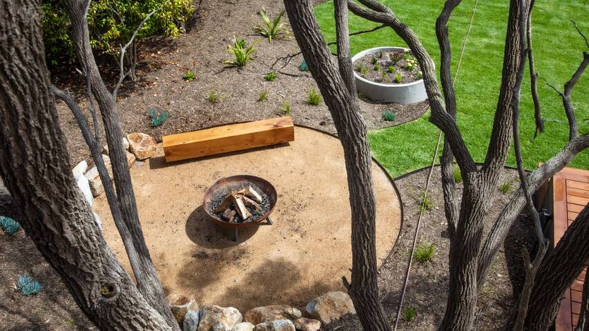 The Hill gallery image 3