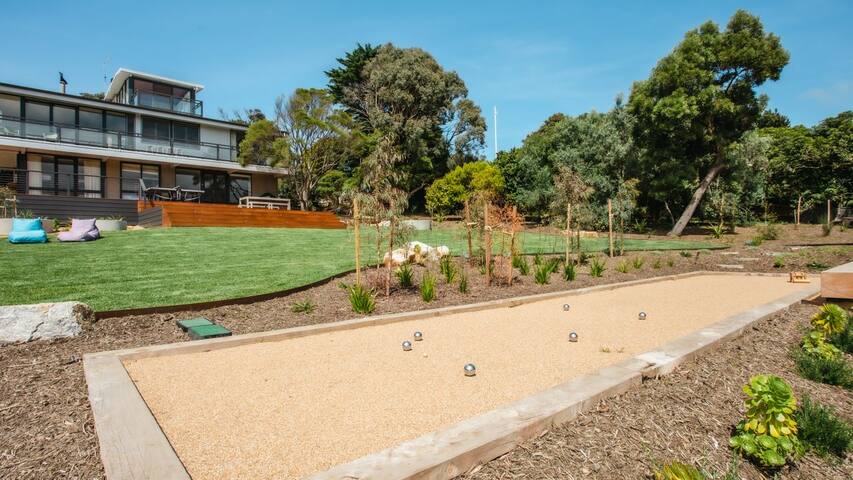 The Hill gallery image 4