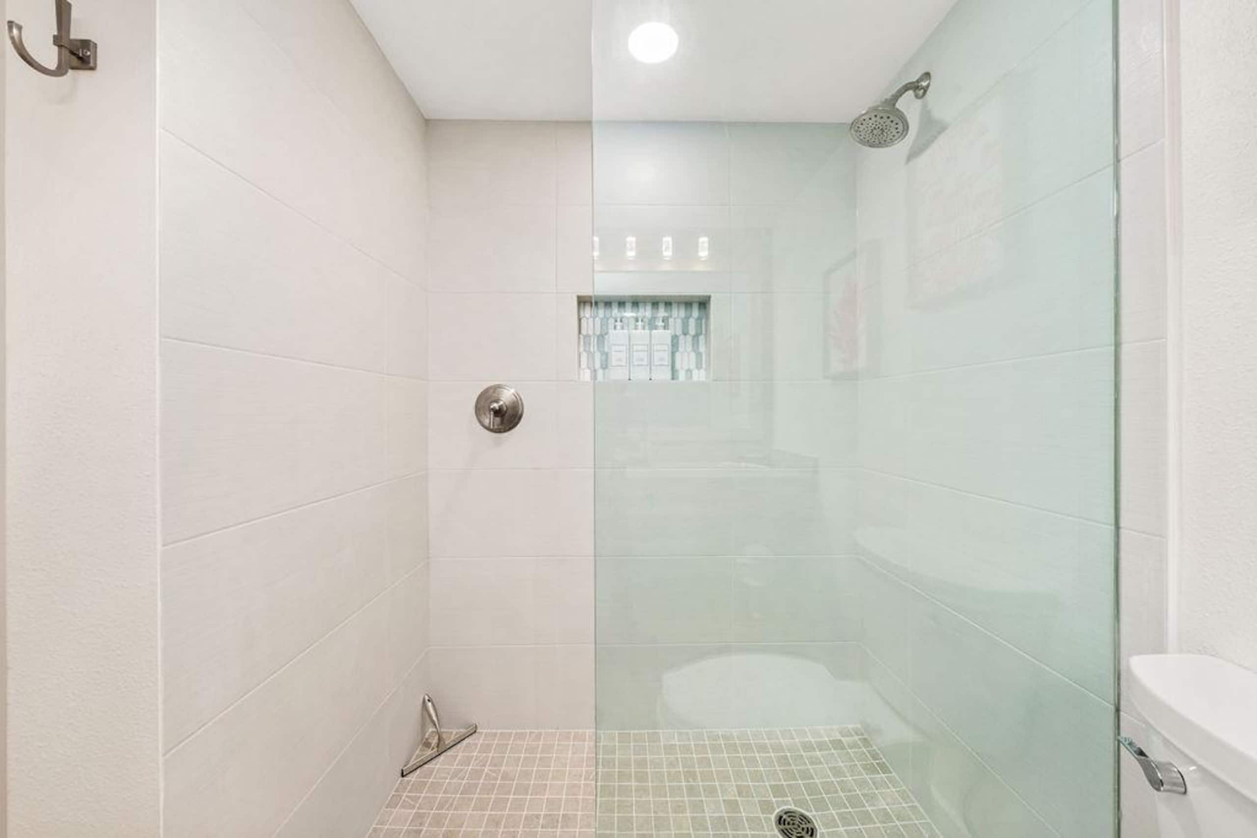Condo in Kihei · ★4.99 · 1 bedroom · 1 bed · 2 private baths - Image 35