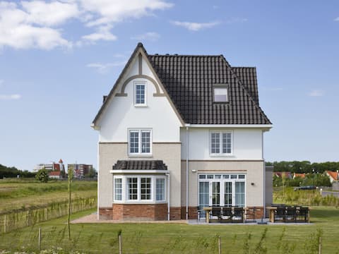 Successful Airbnb property: Villa in Cadzand-Bad near North Sea Coast in Wijk 07 Cadzand