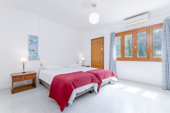 Yourhouse Can Marques - Sant Jordi