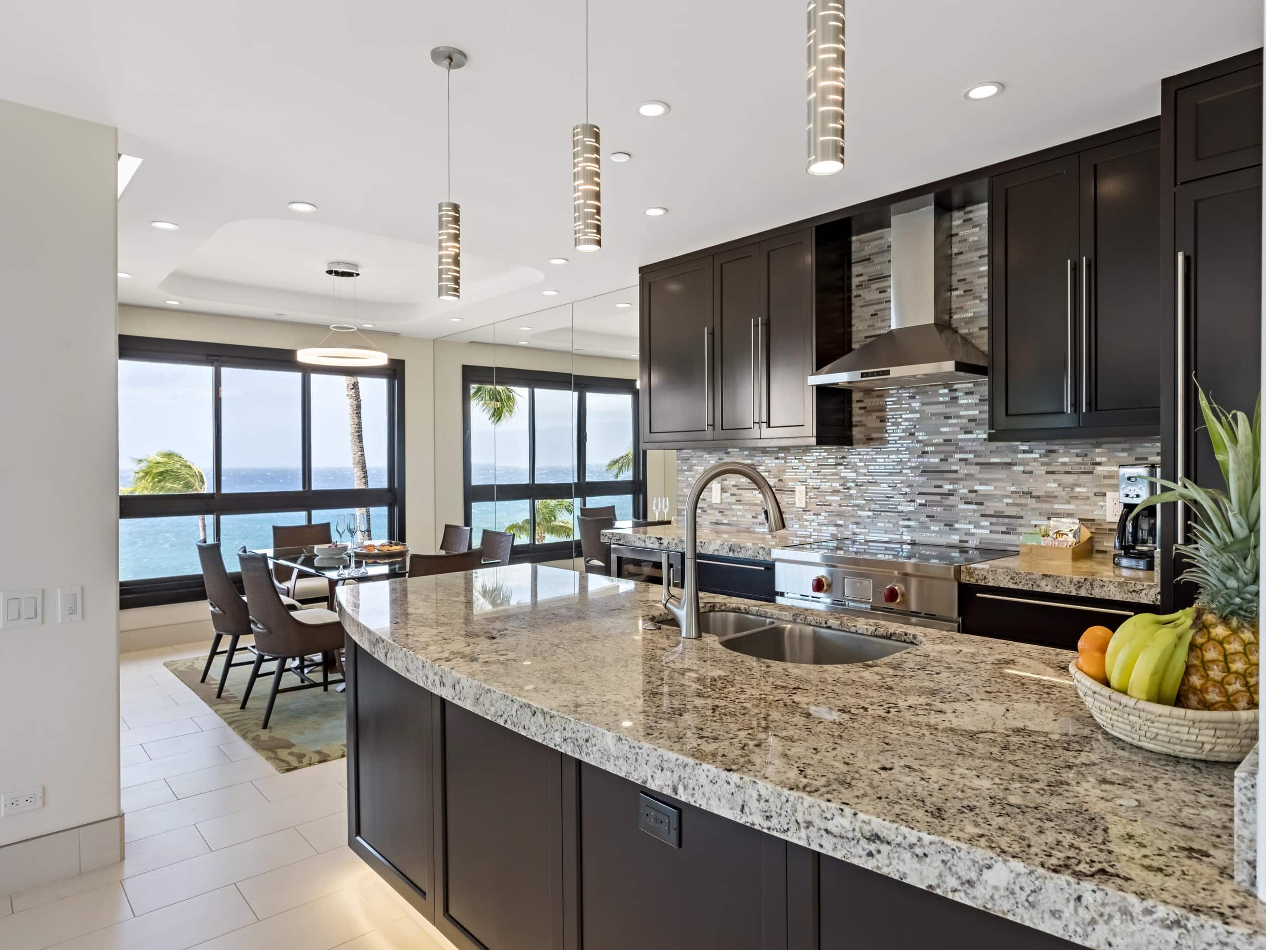 Condo in Lahaina · ★5.0 · 2 bedrooms · 3 beds · 2 baths - Image 13