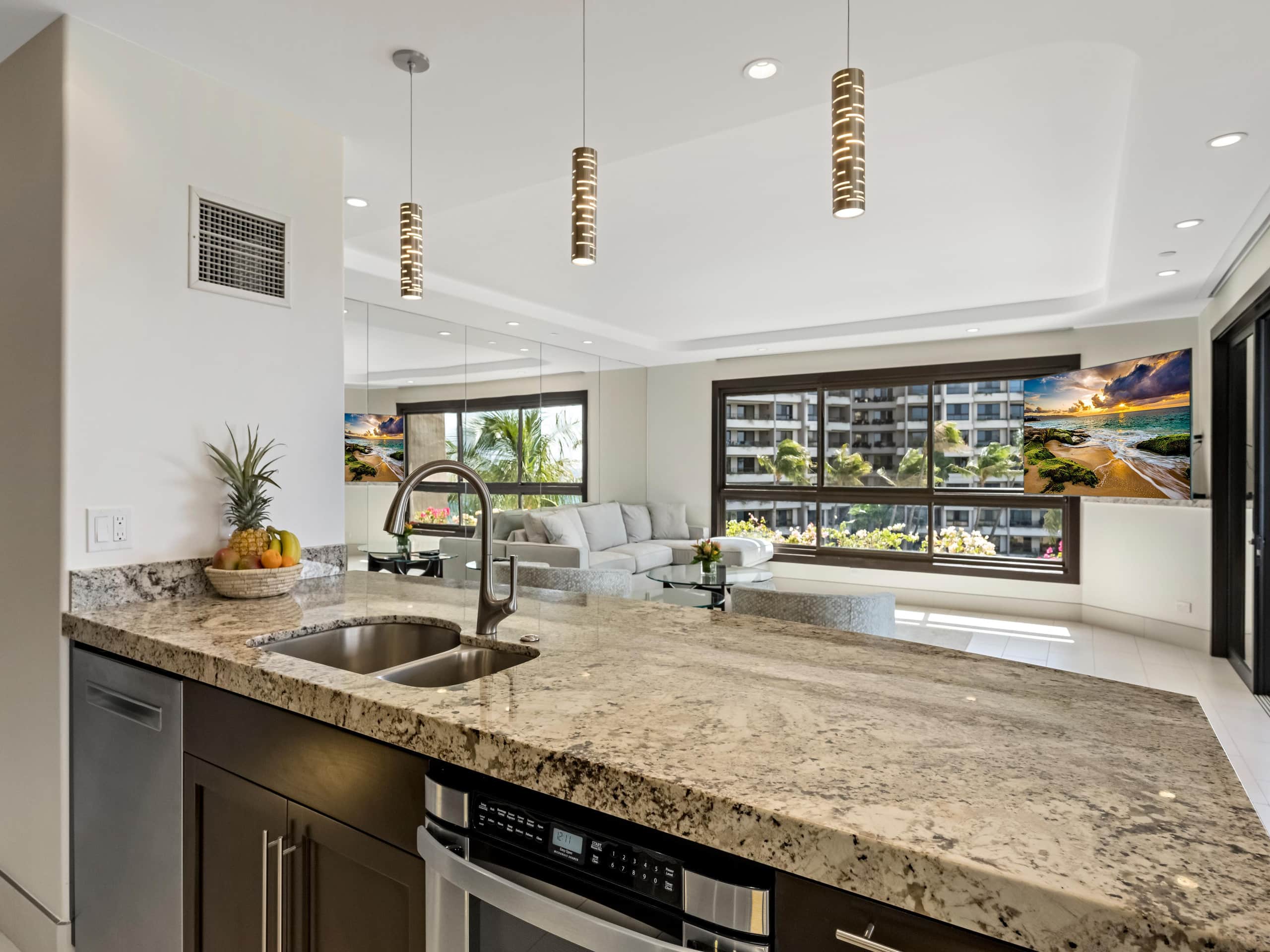 Condo in Lahaina · ★5.0 · 2 bedrooms · 3 beds · 2 baths - Image 11