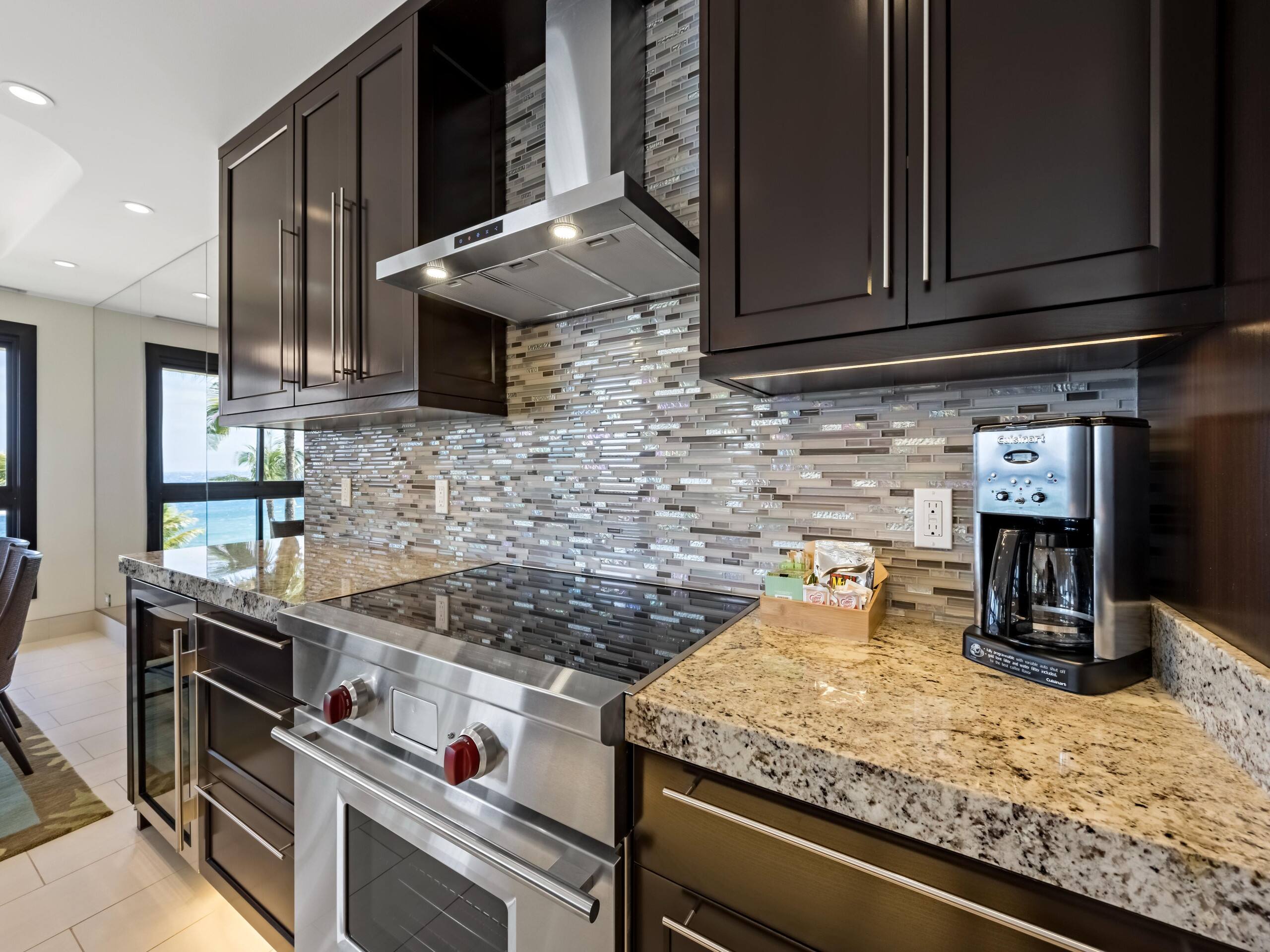 Condo in Lahaina · ★5.0 · 2 bedrooms · 3 beds · 2 baths - Image 12
