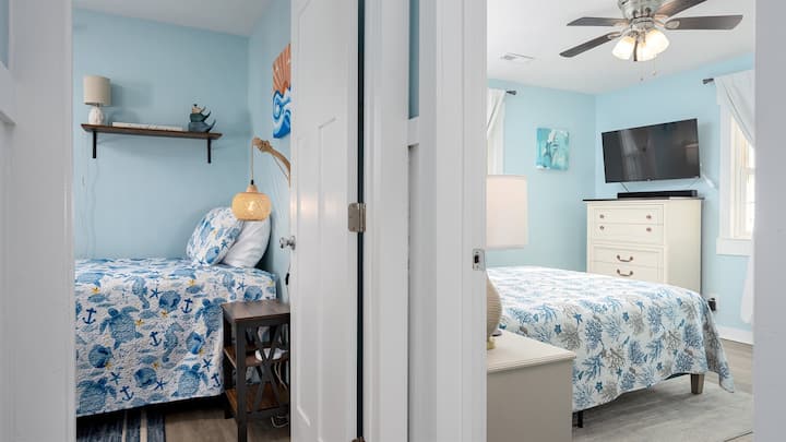 วิวจากโถงทางเดินไปยังห้องนอน