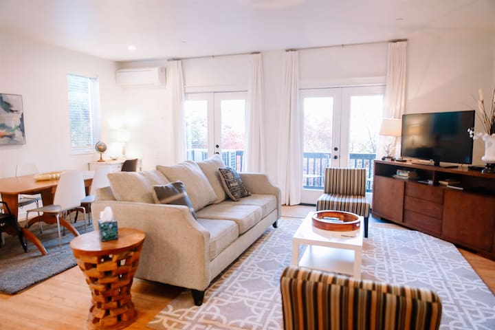 Northwest Nob Hill Alphabet District! Free Parking