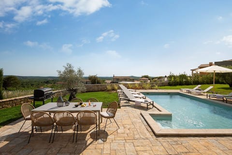 Top performing Airbnb: Rustic villa reichardia with a pool in istria in Štifanići Stifanici