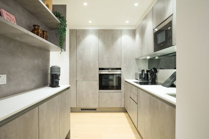 Superb Marylebone apartment with large balcony gallery image 2