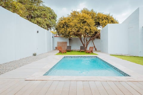 NEW Modern 3Br/ Private pool, 6min form the beach