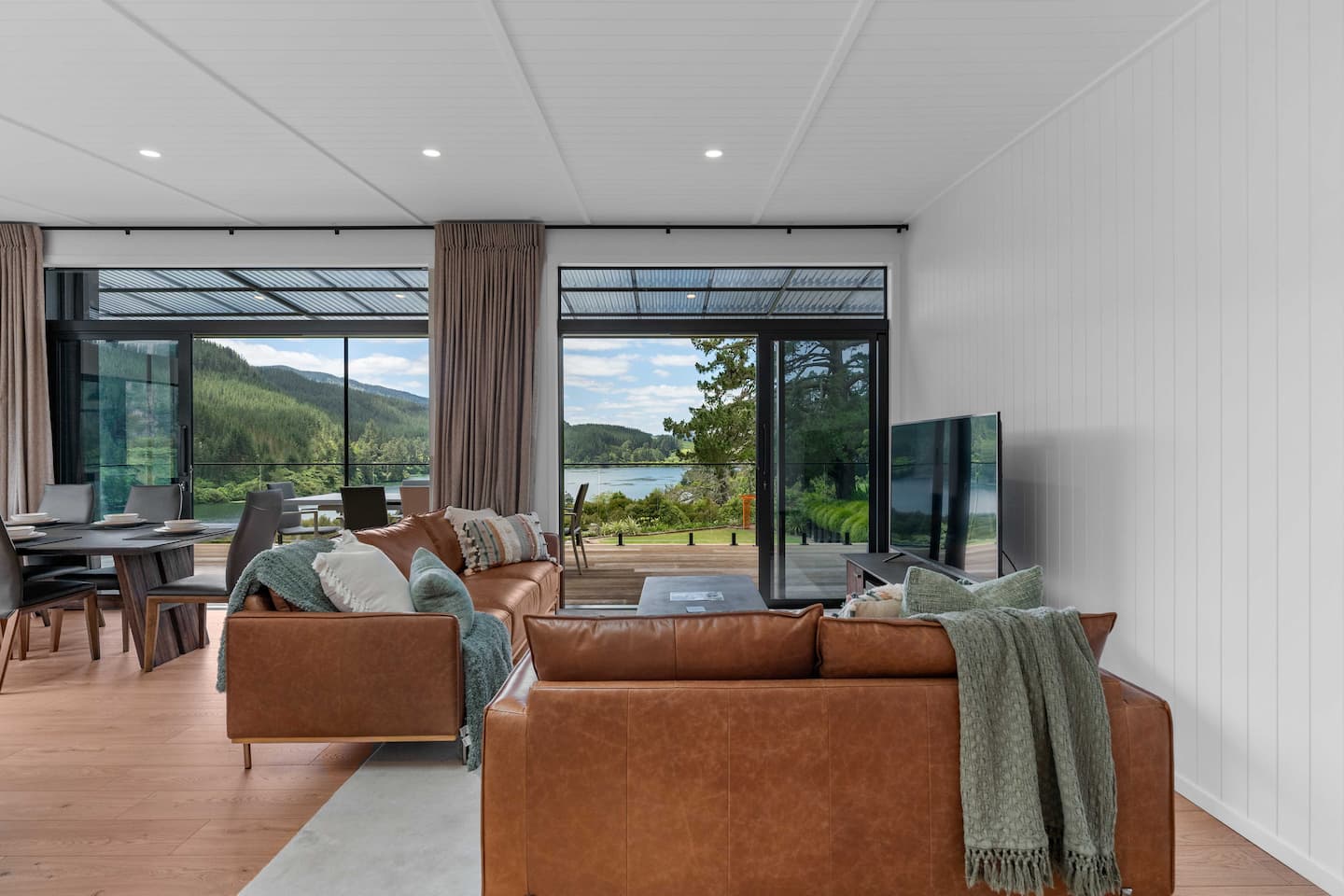Lakeview Oasis - Lake Whakamaru Retreat 5