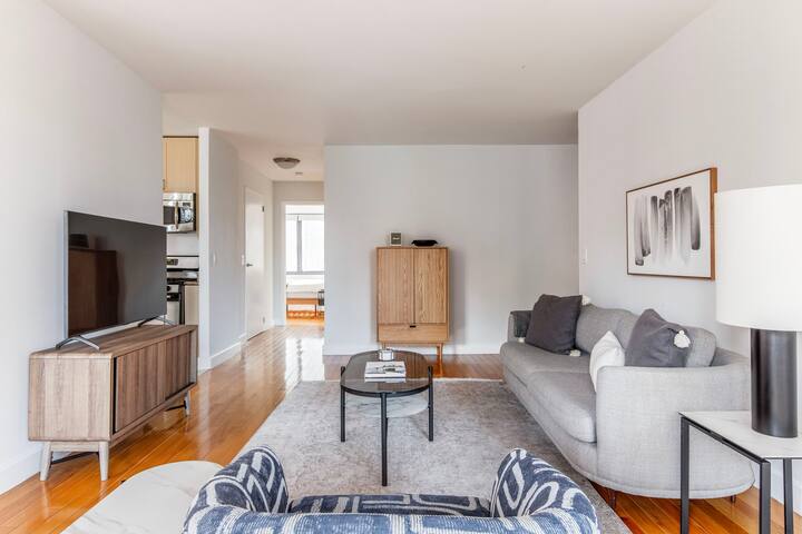 Blueground | Midtown, doorman, nr theater district gallery image 3