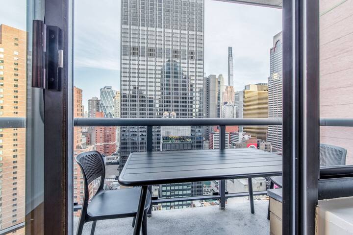 Blueground | Midtown, doorman, nr theater district gallery image 4